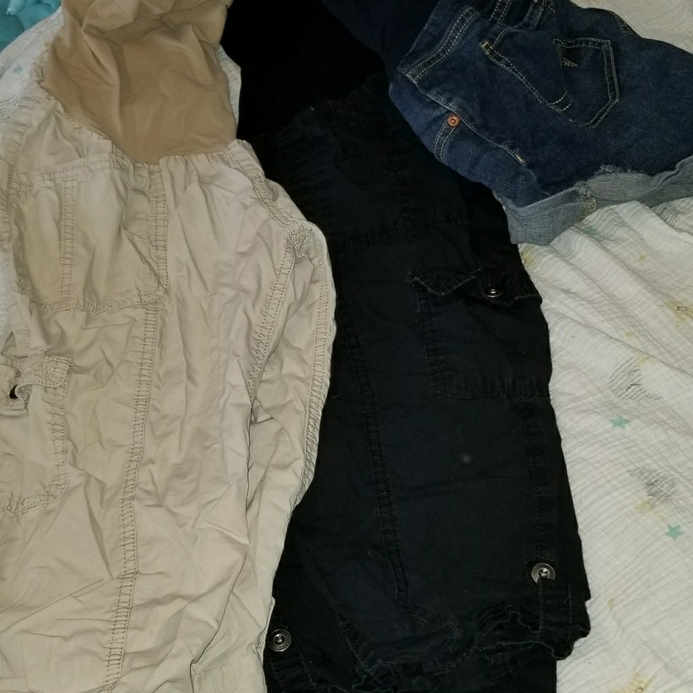 Motherhood Maternity capris and shorts